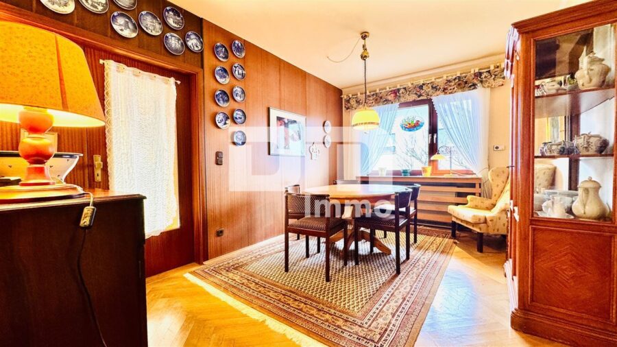 Gepflegtes 1 bis 2 Familienhaus in gesuchter Ortsrandlage mit Panoramablick - EG Essdiele